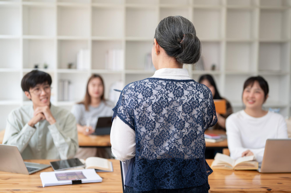 pendidikan berkelanjutan untuk guru perlu dilakukan dengan persiapan matang dan sistematis